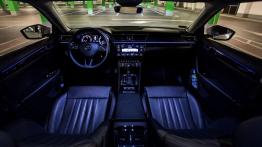 Skoda Superb Laurin & Klement 2.0 TDI 150 KM - galeria redakcyjna - pełny panel przedni
