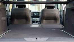 Peugeot 308 II SW 1.2 PureTech 130KM - galeria redakcyjna - tylna kanapa złożona, widok z bagażnika