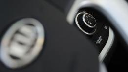 Kia Picanto 2011 - wersja 3-drzwiowa - konsola środkowa