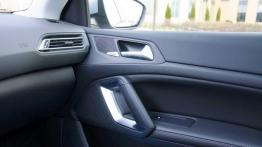 Peugeot 308 II SW 1.2 PureTech 130KM - galeria redakcyjna - drzwi pasażera od wewnątrz