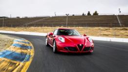 Alfa Romeo 4C (2015) - wersja amerykańska - widok z przodu