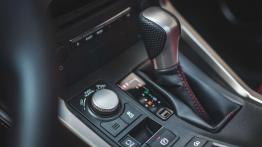 Lexus NX 200t F-Sport - galeria redakcyjna - dźwignia zmiany biegów