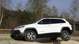 Jeep Cherokee KL (2014) Trailhawk - wersja europejska - lewy bok