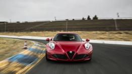 Alfa Romeo 4C (2015) - wersja amerykańska - widok z przodu