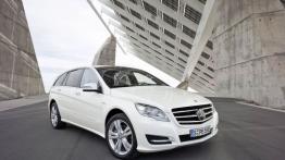 Mercedes klasy R 2011 - wersja przedłużona - widok z przodu