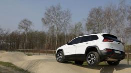 Jeep Cherokee KL (2014) Trailhawk - wersja europejska - lewy bok