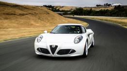 Alfa Romeo 4C (2015) - wersja amerykańska - widok z przodu