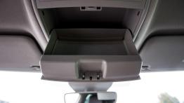 Skoda Superb Laurin & Klement 2.0 TDI 150 KM - galeria redakcyjna - obszar nad lusterkiem wstecznym