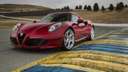 Alfa Romeo 4C (2015) - wersja amerykańska - widok z przodu