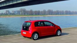 Volkswagen up! - wersja 5-drzwiowa - widok z tyłu