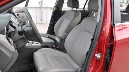 Chevrolet Cruze - galeria redakcyjna - widok ogólny wnętrza z przodu