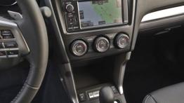Subaru Forester IV - wersja amerykańska - konsola środkowa