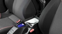 Seat Altea - tunel środkowy między fotelami