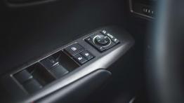 Lexus NX 200t F-Sport - galeria redakcyjna - sterowanie w drzwiach