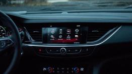 Opel Insignia Grand Tourer GSi 2.0 BiTurbo CDTI 210 KM - galeria redakcyjna - inny element panelu pr