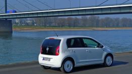 Volkswagen up! - wersja 5-drzwiowa - widok z tyłu