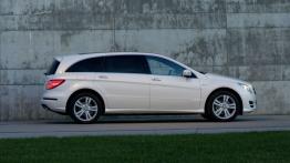 Mercedes klasy R 2011 - wersja przedłużona - prawy bok