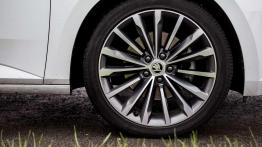 Skoda Superb Laurin & Klement 2.0 TDI 150 KM - galeria redakcyjna - koło
