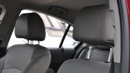 Chevrolet Cruze - galeria redakcyjna - zagłówek na fotelu kierowcy, widok z przodu
