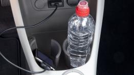 Kia Picanto 2011 - wersja 5-drzwiowa - konsola środkowa