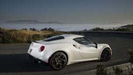 Alfa Romeo 4C (2015) - wersja amerykańska - prawy bok