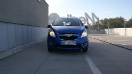 Chevrolet Spark - galeria redakcyjna - przód - reflektory włączone