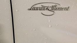 Skoda Superb Laurin & Klement 2.0 TDI 150 KM - galeria redakcyjna - emblemat boczny