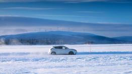 Nissan Juke Nismo RS (2014) - wersja europejska - prawy bok