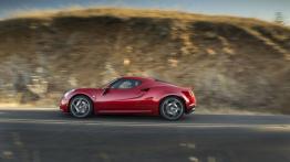 Alfa Romeo 4C (2015) - wersja amerykańska - lewy bok