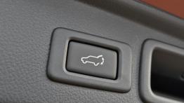 Subaru Forester IV - wersja amerykańska - bagażnik - inne ujęcie