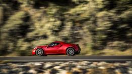 Alfa Romeo 4C (2015) - wersja amerykańska - lewy bok