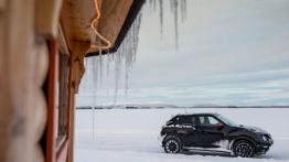 Nissan Juke Nismo RS (2014) - wersja europejska - prawy bok