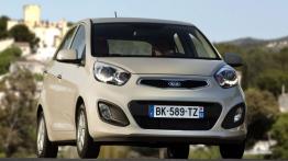 Kia Picanto 2011 - wersja 5-drzwiowa - przód - reflektory włączone