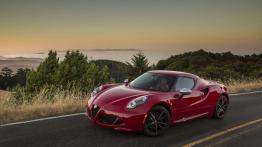 Alfa Romeo 4C (2015) - wersja amerykańska - lewy bok