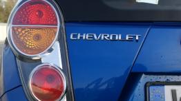 Chevrolet Spark - galeria redakcyjna - lewy tylny reflektor - włączony