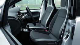 Volkswagen up! - wersja 5-drzwiowa - widok ogólny wnętrza z przodu
