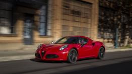 Alfa Romeo 4C (2015) - wersja amerykańska - lewy bok
