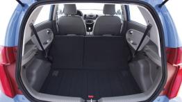 Kia Picanto 2011 - wersja 5-drzwiowa - tylna kanapa złożona, widok z bagażnika