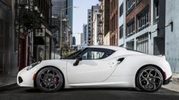 Alfa Romeo 4C (2015) - wersja amerykańska - lewy bok