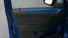 Chevrolet Spark - galeria redakcyjna - drzwi kierowcy od wewnątrz