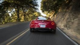 Alfa Romeo 4C (2015) - wersja amerykańska - widok z tyłu
