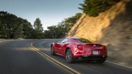 Alfa Romeo 4C (2015) - wersja amerykańska - widok z tyłu