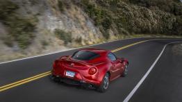 Alfa Romeo 4C (2015) - wersja amerykańska - widok z tyłu