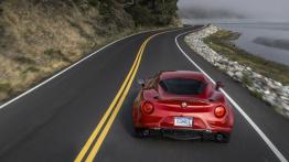 Alfa Romeo 4C (2015) - wersja amerykańska - widok z tyłu