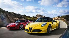 Alfa Romeo 4C Spider (2015) - wersja europejska - widok z przodu