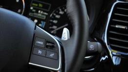Mitsubishi Outlander 2.2 DID Intense Plus 4WD - galeria redakcyjna - sterowanie w kierownicy