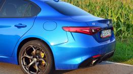 Alfa Romeo Giulia Veloce 2.0 TBi 280 KM - galeria redakcyjna - lewy bok