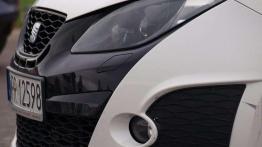 Białe szaleństwo z czarną twarzą - Seat Ibiza