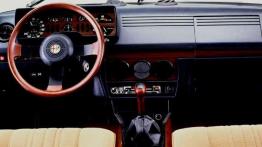 Alfa Romeo Alfetta - nowoczesna Włoszka