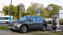 Hybrydowy Mercedes GLE z dieslem pod maską. "Na prądzie" przejedzie dużo dalej niż konkurencja